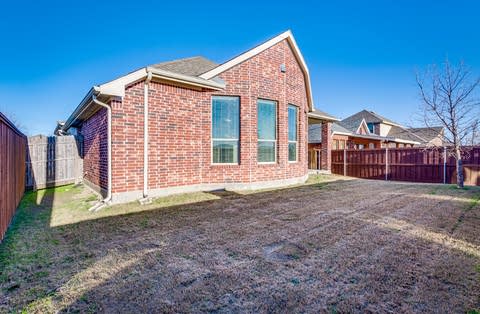 Photo 4 of 20 - 4210 Mustang Ave, Sachse, TX 75048