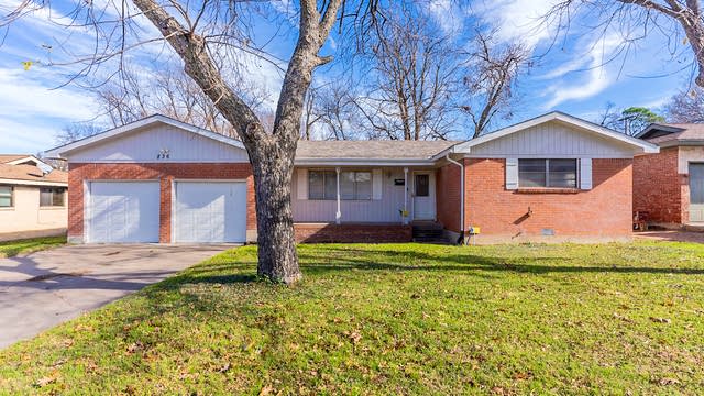 Photo 1 of 20 - 836 Lee Dr, Bedford, TX 76022