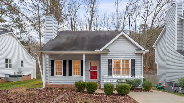 Photo 1 of 18 - 610 Saint Catherines Dr, Wake Forest, NC 27587