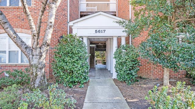 Photo 1 of 20 - 5617 Fairview Rd #8, Charlotte, NC 28209
