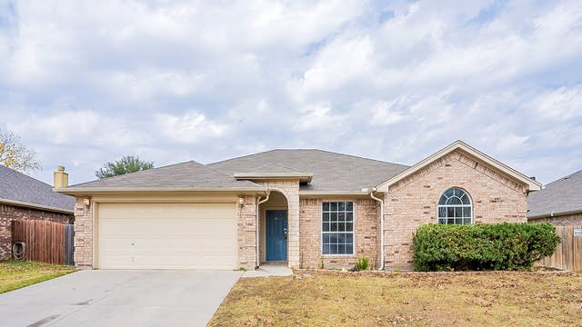 Photo 1 of 24 - 5233 Archer Dr, Fort Worth, TX 76244