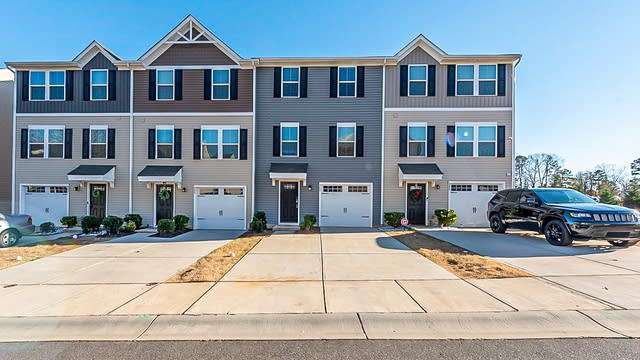 Photo 1 of 16 - 988 Rushing Ln, Fort Mill, SC 29715