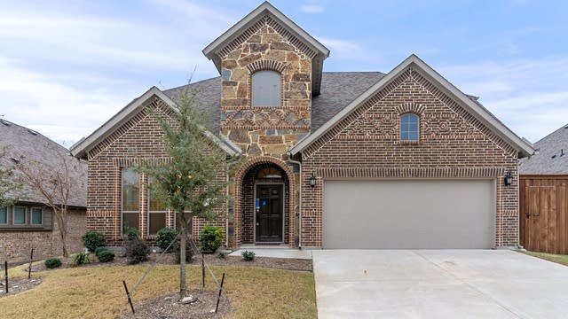 Photo 1 of 27 - 11737 Buckthorn Dr, Fort Worth, TX 76108