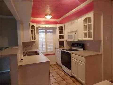 Photo 3 of 13 - 6434 Lynngate Dr, Spring, TX 77373